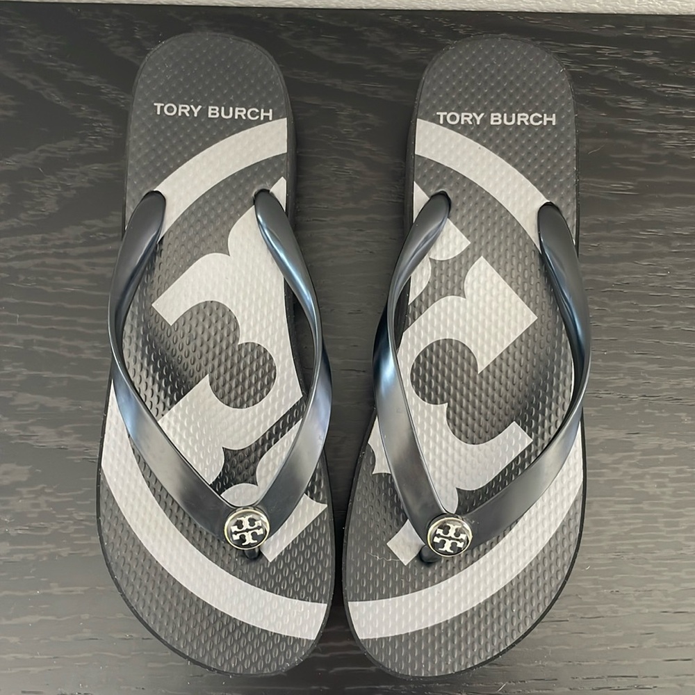 Tory Burch Black Platform Flip Flops in excellent pre owned condition Size 10
